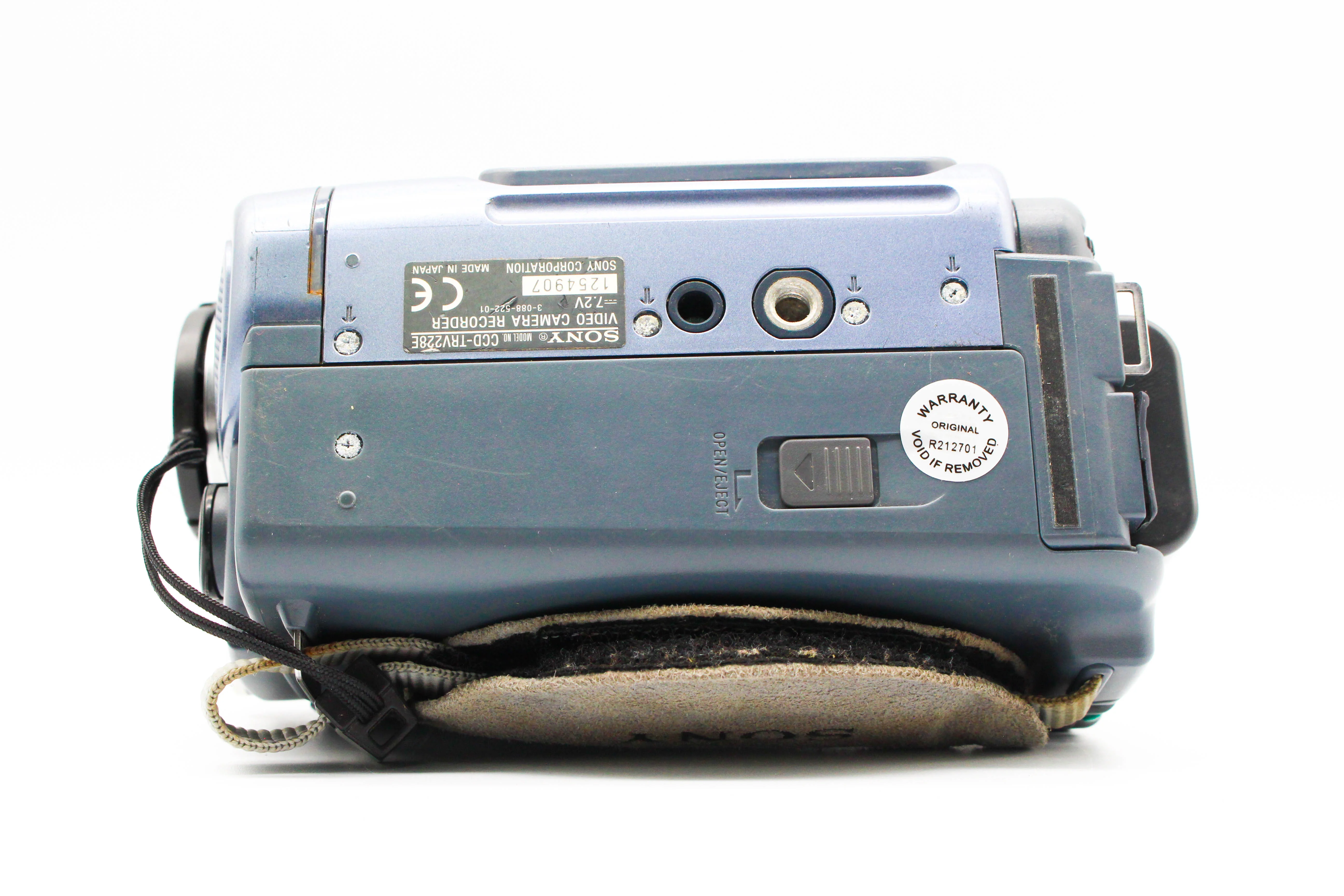 Sony CCD-TRV228E Hi8 Analog Camcorder Handycam Video Camera - Tested Bundle - Image 9
